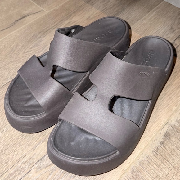 CROCS Shoes - Crocs Classic Slides – Women’s Size W7.5 – Brown / Espresso Comfort Sandals